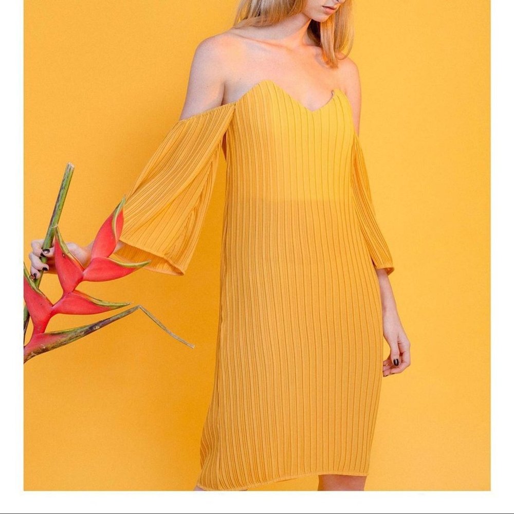 ELLIATT Marigold Off the Shoulder Dress Sz S NWT